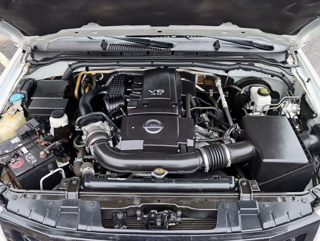 2018 Nissan Frontier Crew Cab 4x4 SV V6 Auto Midnight Edition - 22967999 - 28