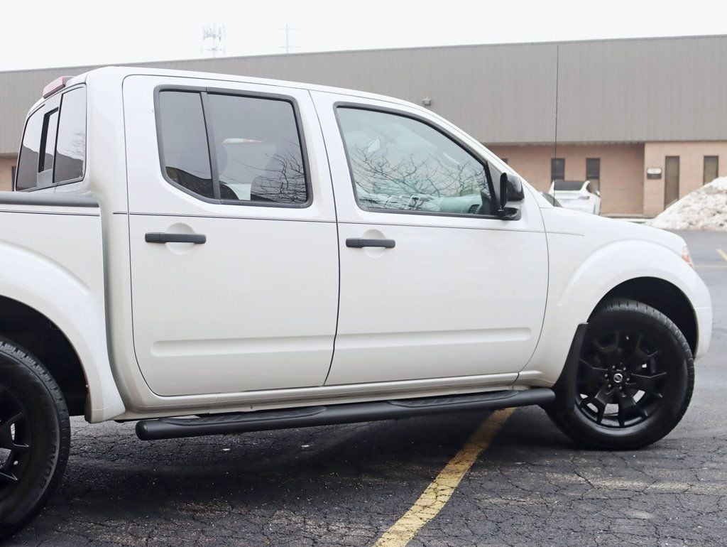 2018 Nissan Frontier Crew Cab 4x4 SV V6 Auto Midnight Edition - 22967999 - 3