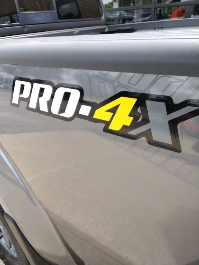 2018 Nissan Frontier PRO -4X 4WD - 23061729 - 24