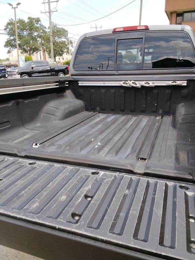 2018 Nissan Frontier PRO -4X 4WD - 23061729 - 25