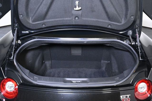 2018 Nissan GT-R Premium - 23012006 - 22