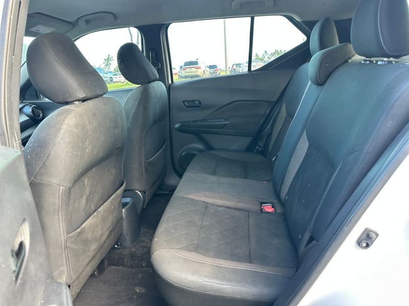 2018 Nissan Kicks S FWD - 23020760 - 18