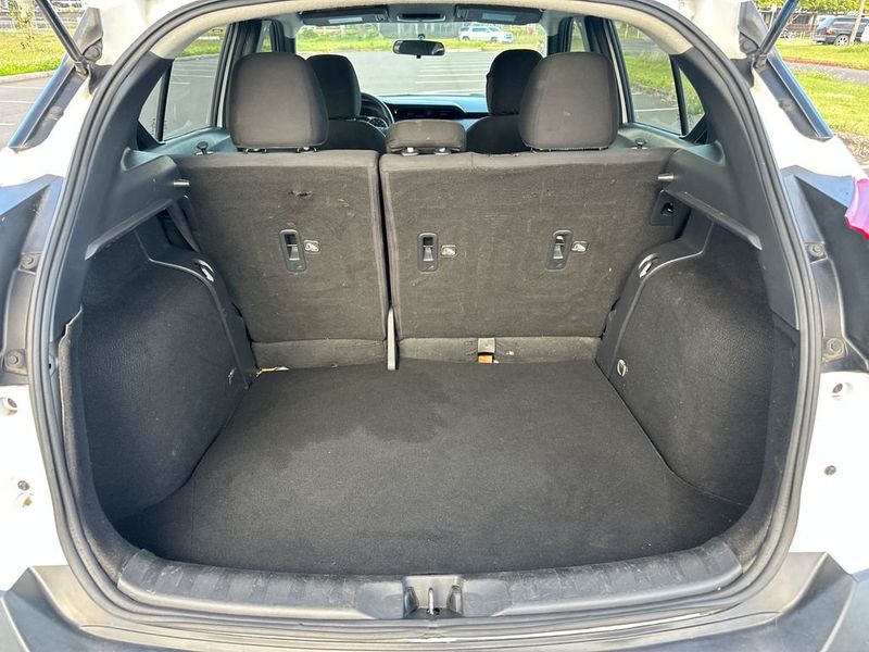 2018 Nissan Kicks S FWD - 23020760 - 19