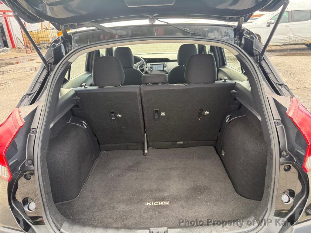 2018 Nissan Kicks S FWD - 22893513 - 13