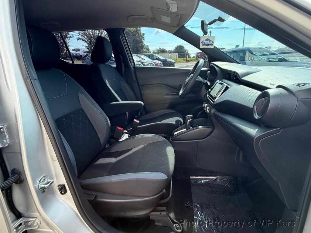 2018 Nissan Kicks S FWD - 23039993 - 17