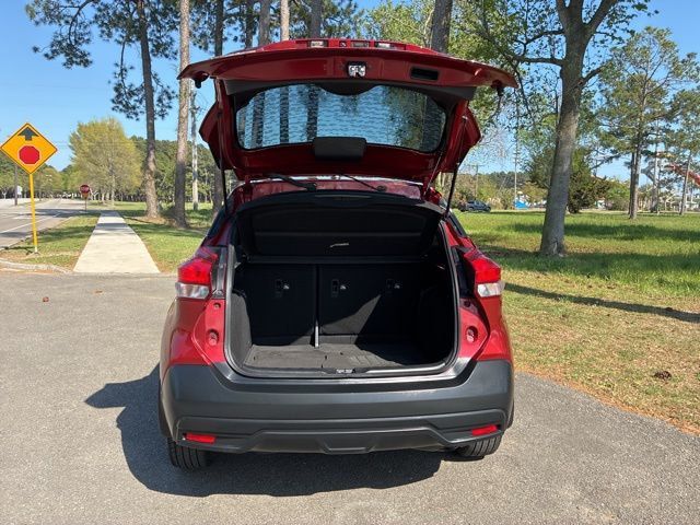 2018 Nissan Kicks SV FWD - 23006952 - 18
