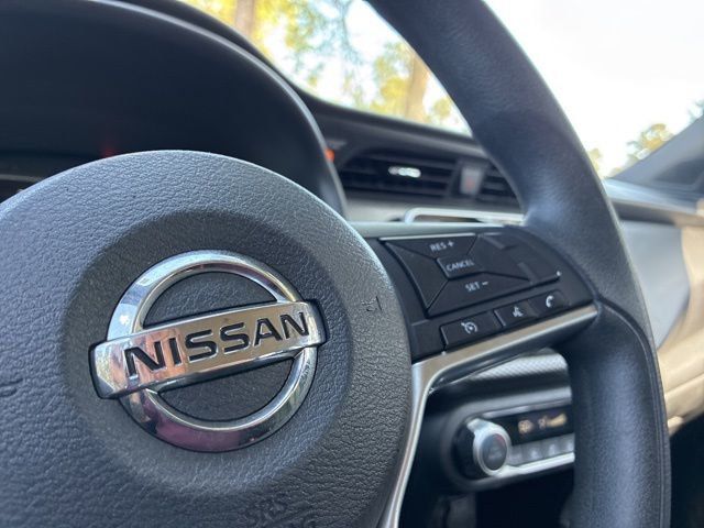 2018 Nissan Kicks SV FWD - 23006952 - 28