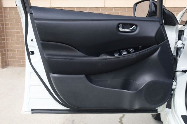 2018 Nissan LEAF SV - 23059166 - 11
