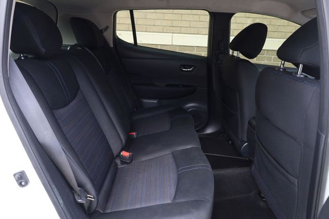2018 Nissan LEAF SV - 23059166 - 19
