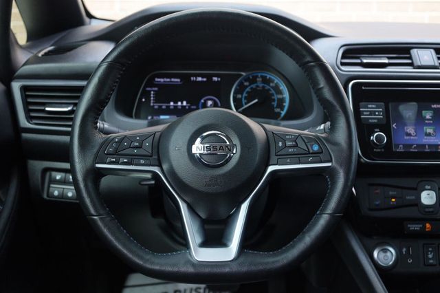 2018 Nissan LEAF SV - 23059166 - 26
