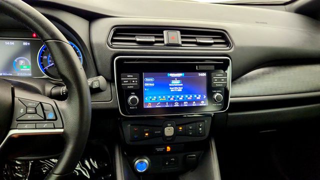 2018 Nissan Leaf SV Hatchback w/ Technology Package - 23068918 - 15
