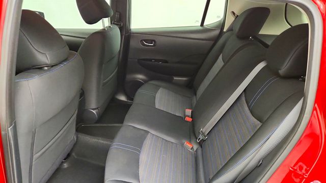 2018 Nissan Leaf SV Hatchback w/ Technology Package - 23068918 - 19