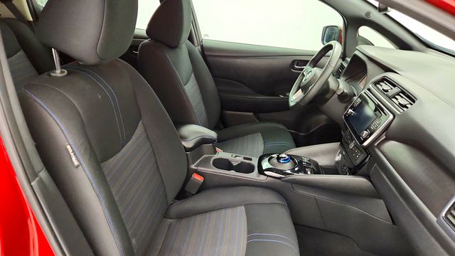 2018 Nissan Leaf SV Hatchback w/ Technology Package - 23068918 - 22