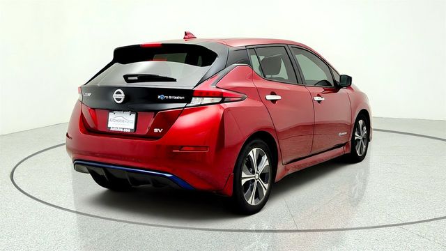 2018 Nissan Leaf SV Hatchback w/ Technology Package - 23068918 - 4