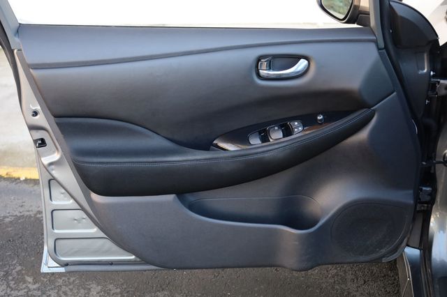 2018 Nissan Leaf SV w/ Tech Pkg! - 22980152 - 11