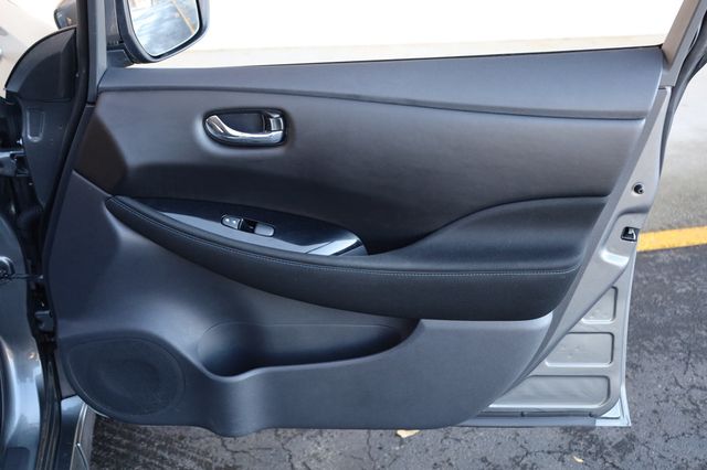 2018 Nissan Leaf SV w/ Tech Pkg! - 22980152 - 20