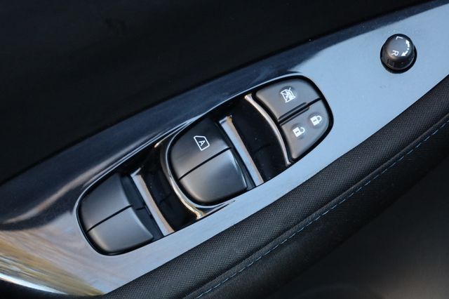 2018 Nissan Leaf SV w/ Tech Pkg! - 22980152 - 28