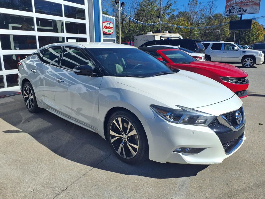 Nissan Maxima photo 2