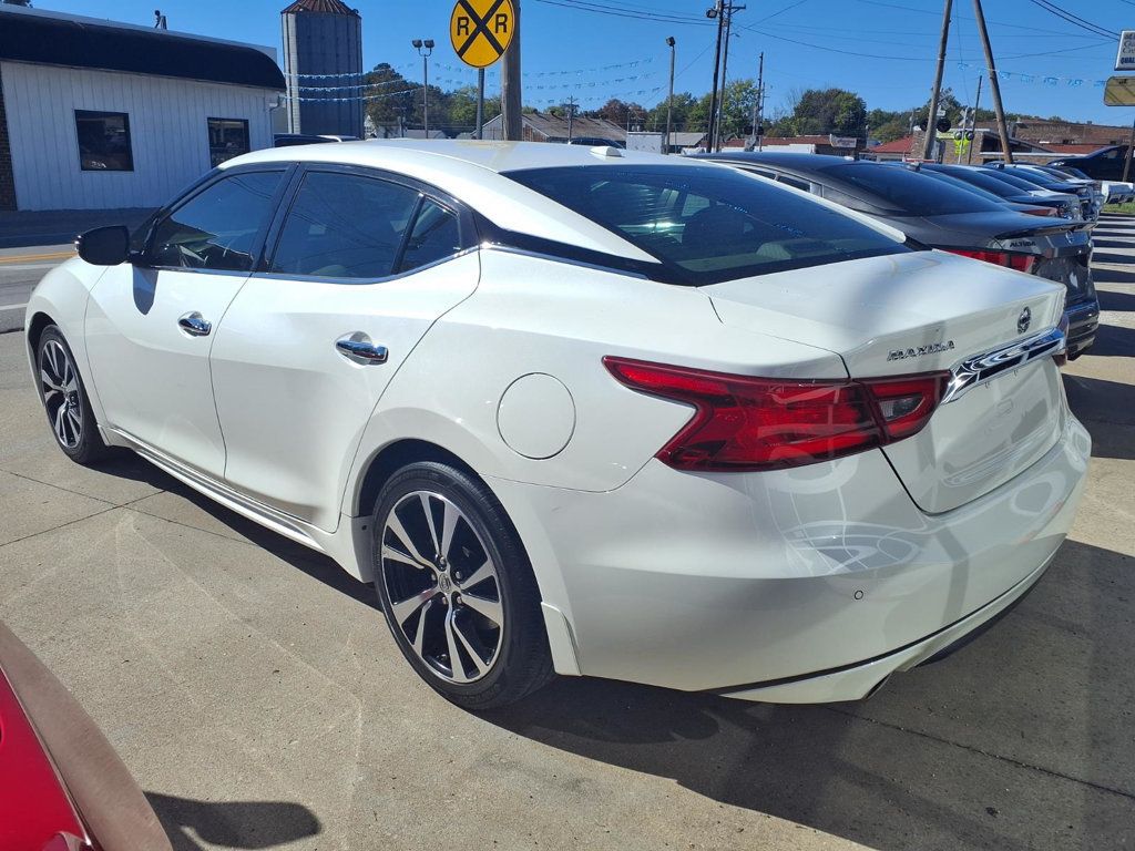 Nissan Maxima photo 4