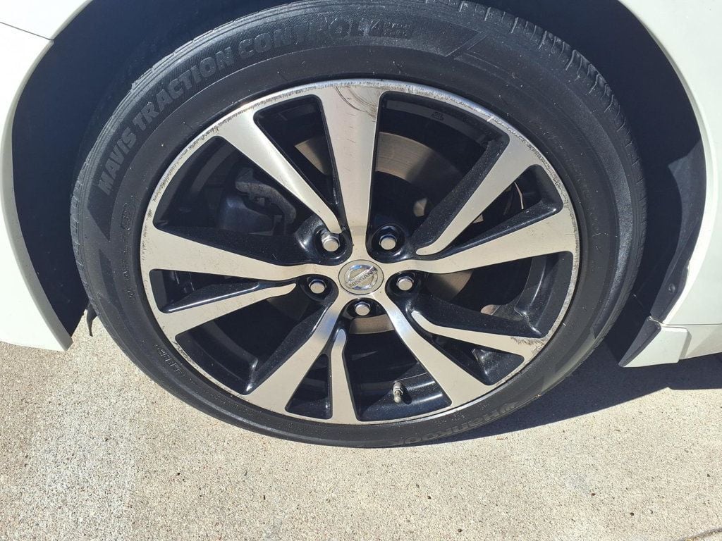 Nissan Maxima photo 5
