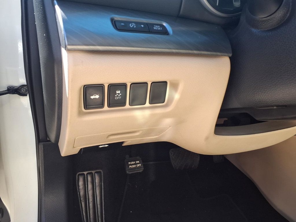 Nissan Maxima photo 8