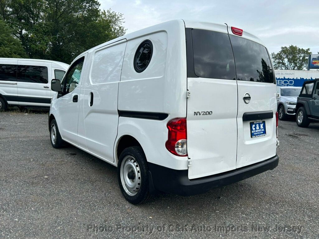 2018 Nissan NV200 S photo 12