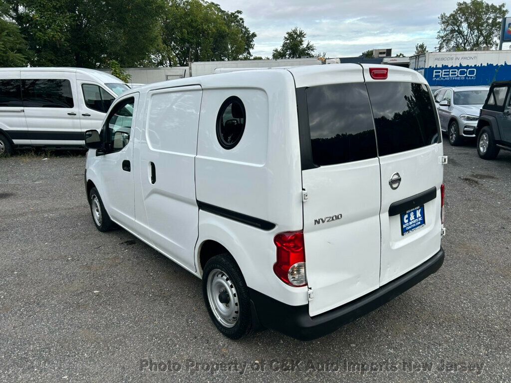 2018 Nissan NV200 S photo 13