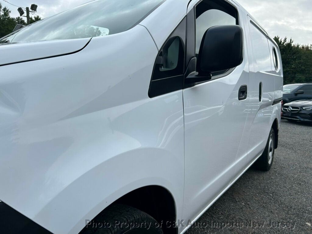 2018 Nissan NV200 S photo 15