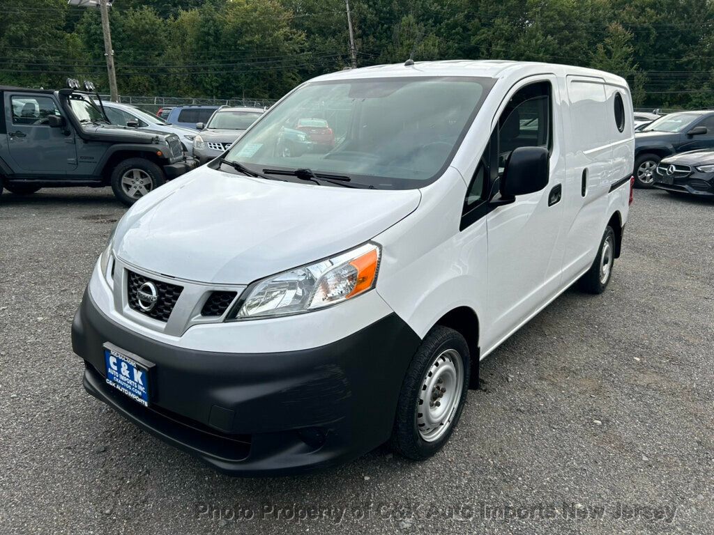 2018 Nissan NV200 S photo 2