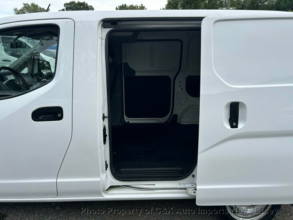 2018 Nissan NV200 S photo 24