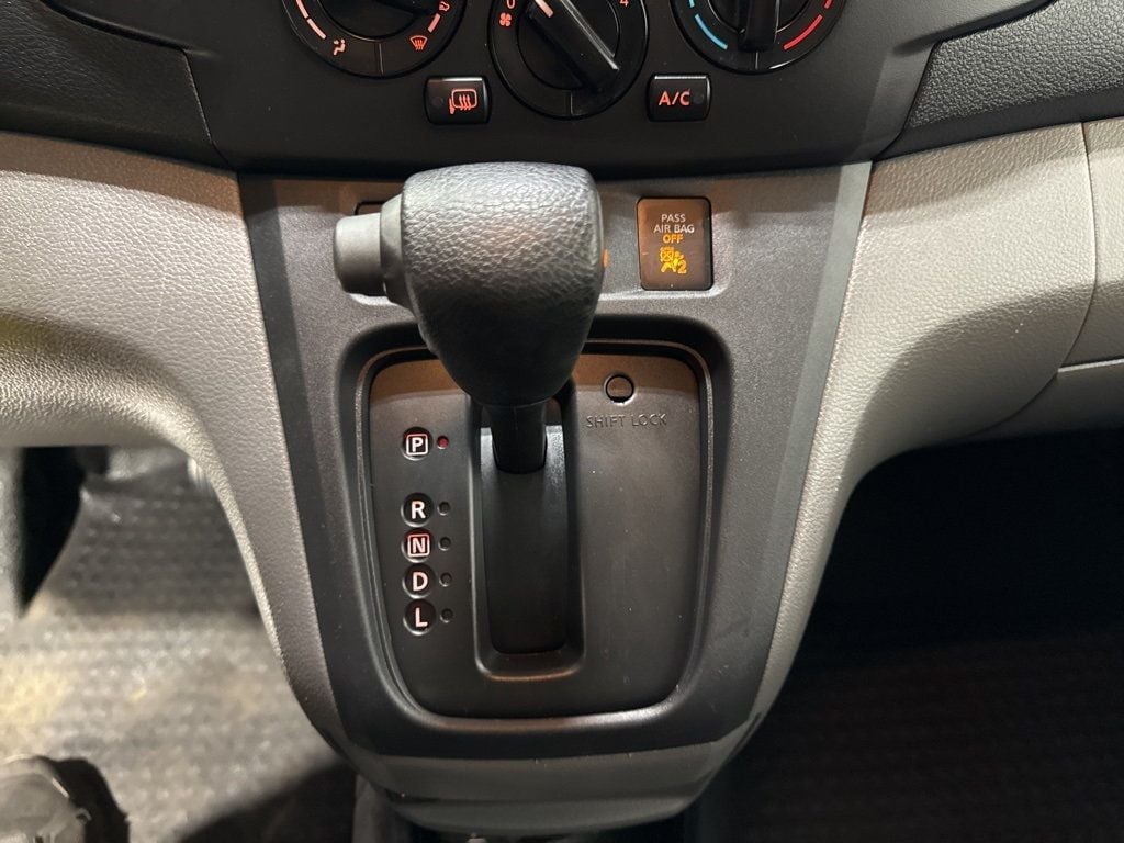 2018 Nissan NV200 SV photo 20