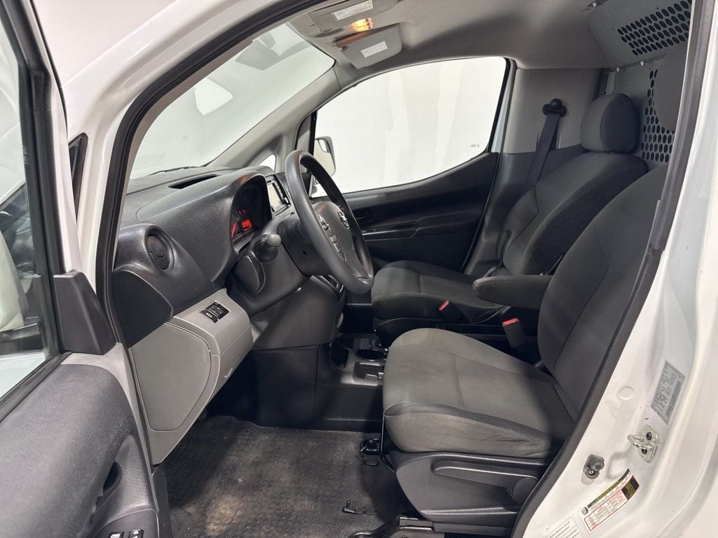 2018 Nissan NV200 SV photo 21