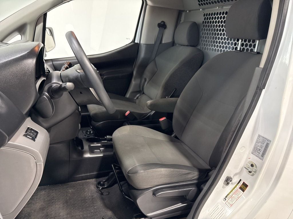 2018 Nissan NV200 SV photo 22