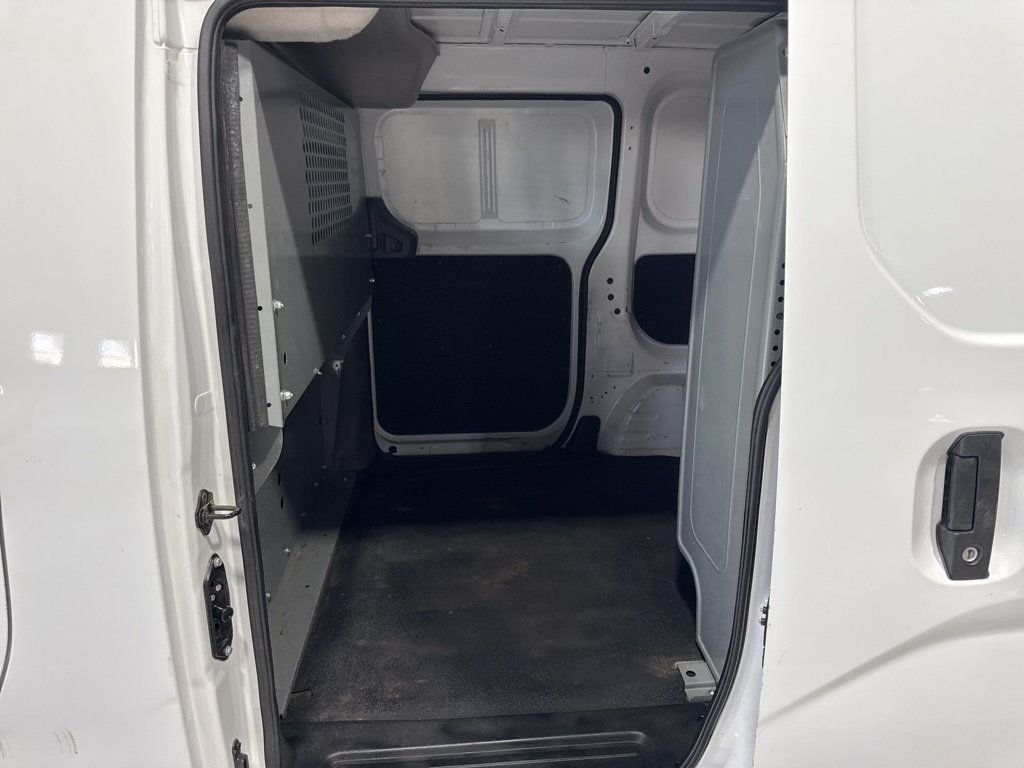 2018 Nissan NV200 SV photo 25