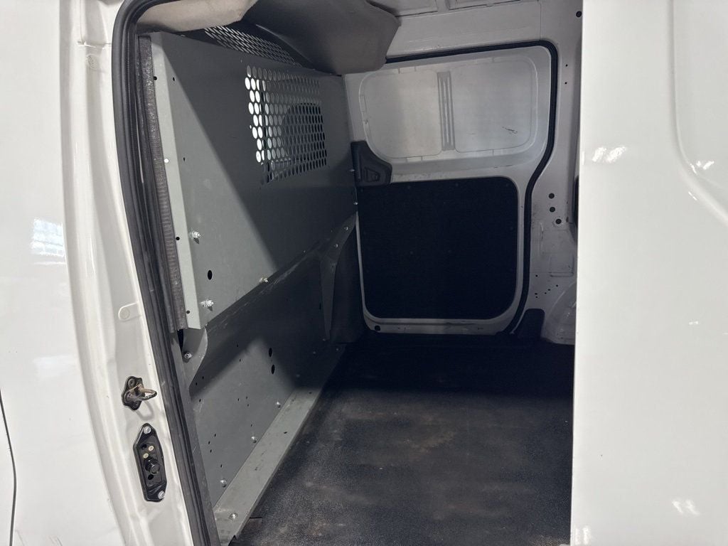 2018 Nissan NV200 SV photo 26