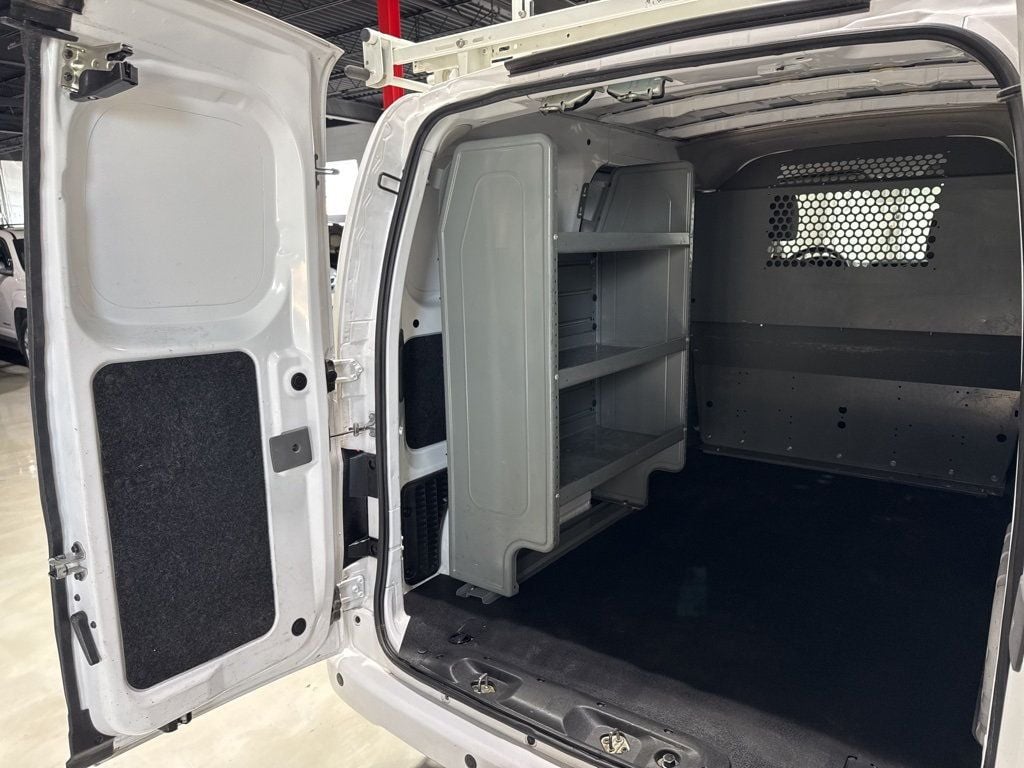 2018 Nissan NV200 SV photo 30