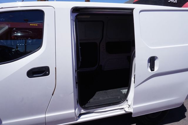 2018 Nissan NV200 Compact Cargo NV200 SV, DUAL SLIDING REAR DOORS, OPEN CARGO SPACE, BACKUP CAM - 23023735 - 17
