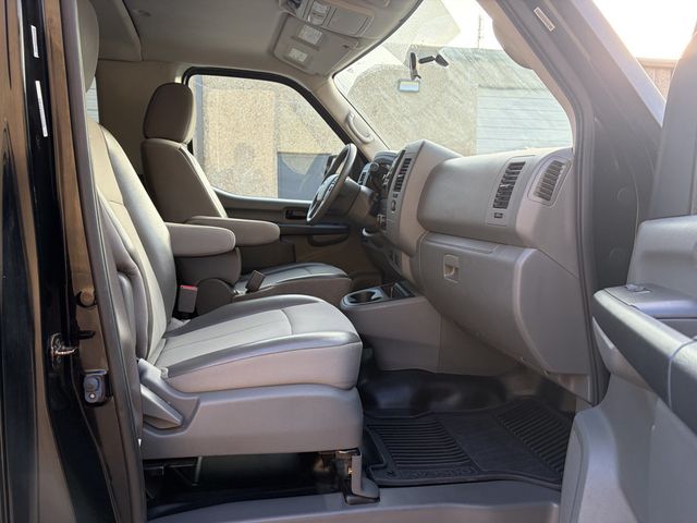 2018 Nissan NV Passenger 2018 Nissan Bus  - 22954729 - 23