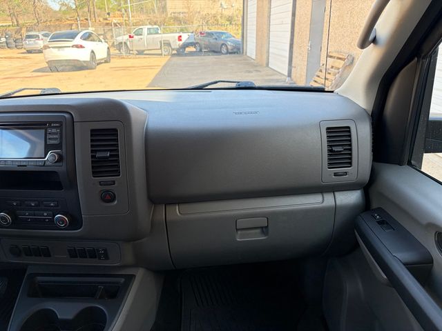 2018 Nissan NV Passenger 2018 Nissan Bus  - 22954729 - 38