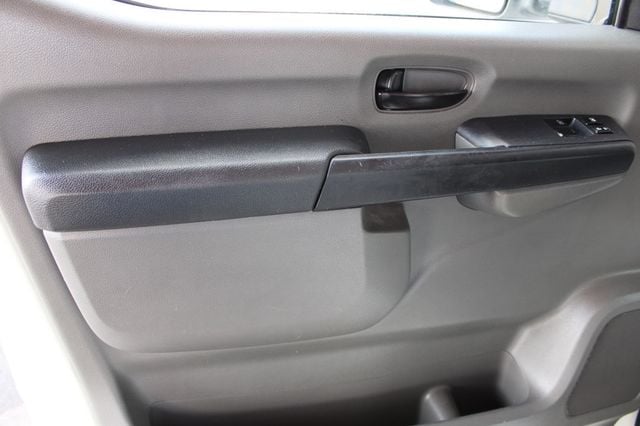 2018 Nissan NV Passenger NV3500 HD SL V8 - 23068909 - 8