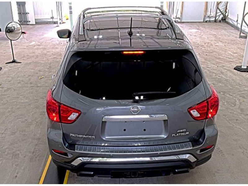 2018 Nissan Pathfinder 4x4 Platinum photo 5