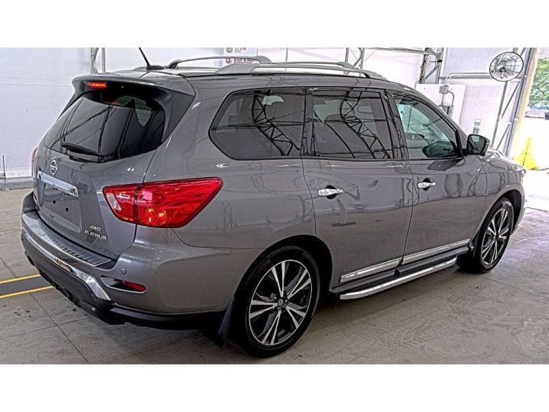 2018 Nissan Pathfinder 4x4 Platinum photo 6