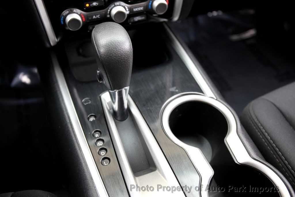 2018 Nissan Pathfinder 4x4 S - 22959940 - 37