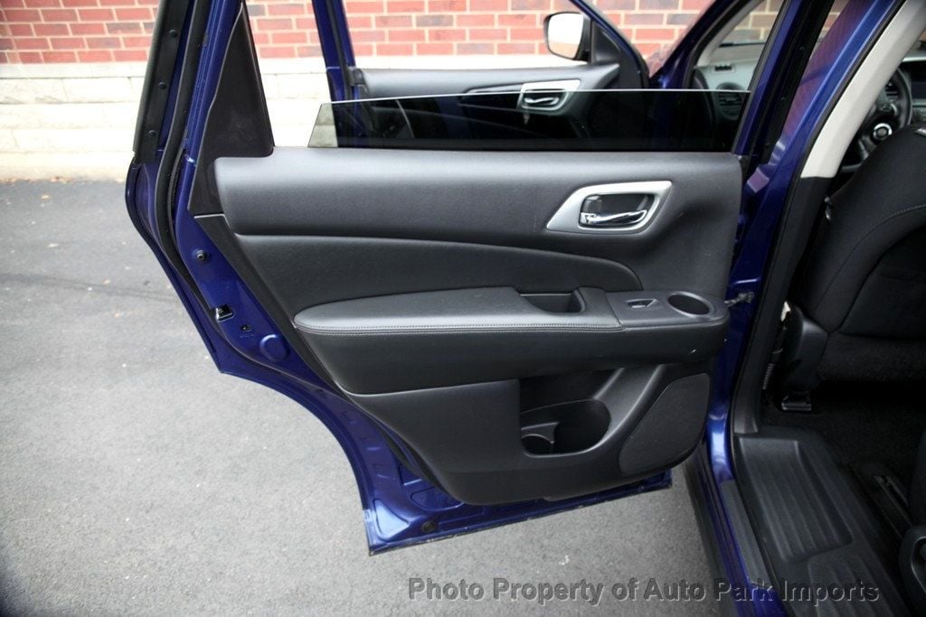 2018 Nissan Pathfinder 4x4 S - 22959940 - 41