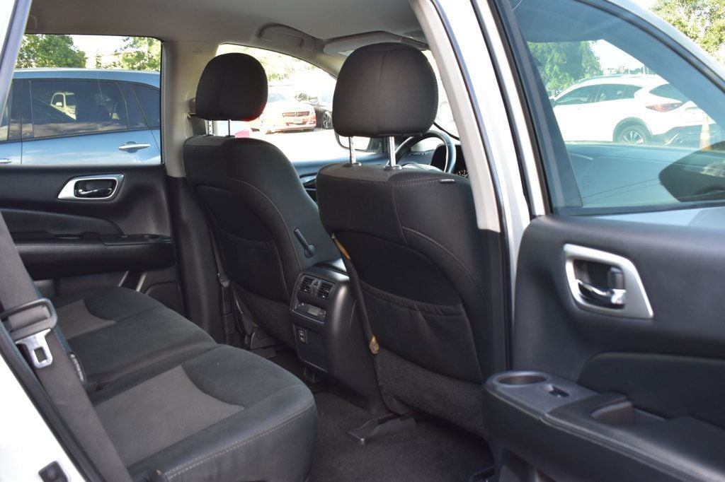 2018 Nissan Pathfinder 4x4 SV - 23078988 - 19