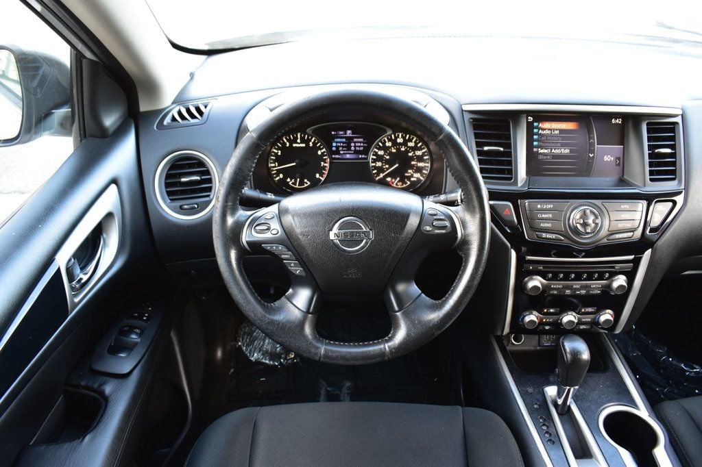 2018 Nissan Pathfinder 4x4 SV - 23078988 - 27
