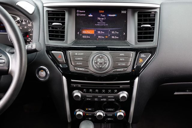 2018 Nissan Pathfinder FWD S - 22990149 - 37