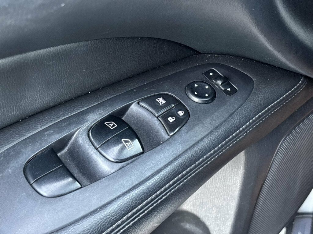 2018 Nissan Pathfinder FWD SL - 23092015 - 38