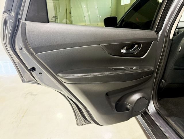 2018 Nissan Rogue AWD S - 22932368 - 29