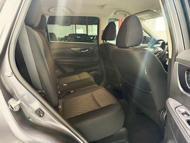 2018 Nissan Rogue AWD S - 22932368 - 31